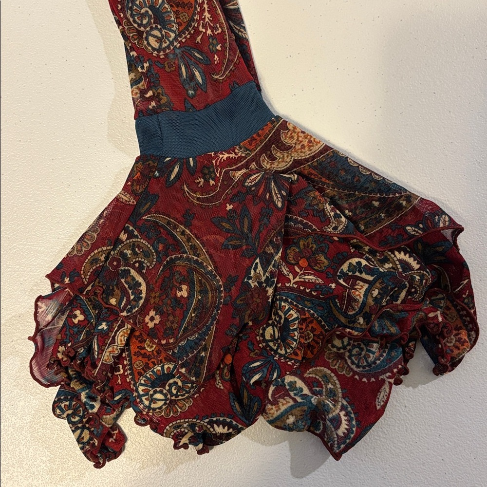 Paisley top with Flared bell sleeve’s Anac designed by kimi M - Picture 3 of 6